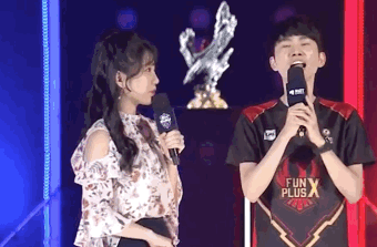 间的默契配 间的默契配