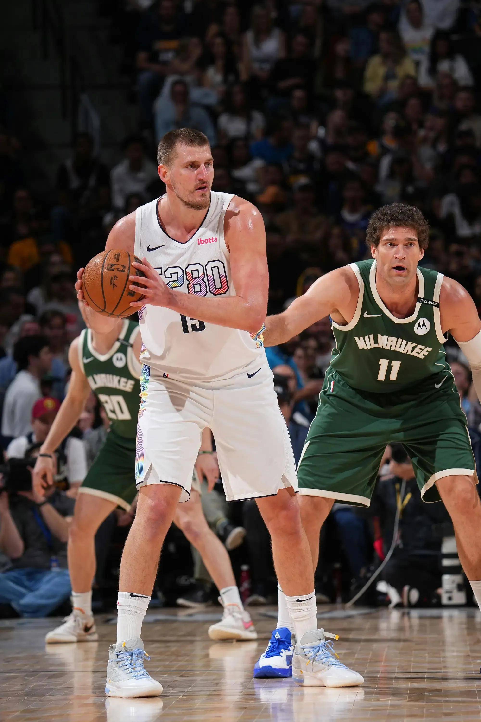 可替代的默 可替代的默